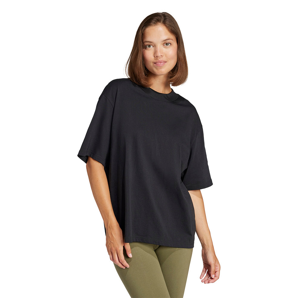 ADIDAS Essentials Contemporary Logo Boyfriend เสื้อยืดผู้หญิง