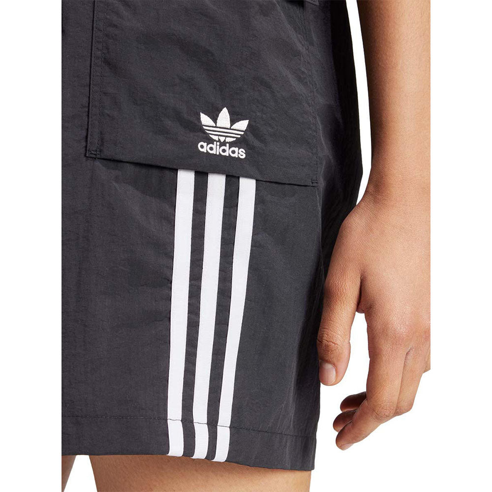 ADIDAS Adicolor Cargo กางเกงขาสั้นผู้หญิง