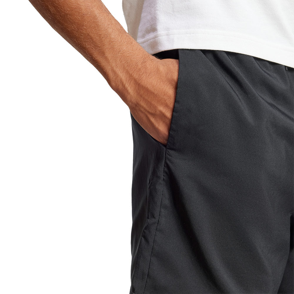 ADIDAS Essentials Small Logo Chelsea Men's Lifestyle Shorts - Supersports Thailand Supersports Thailand