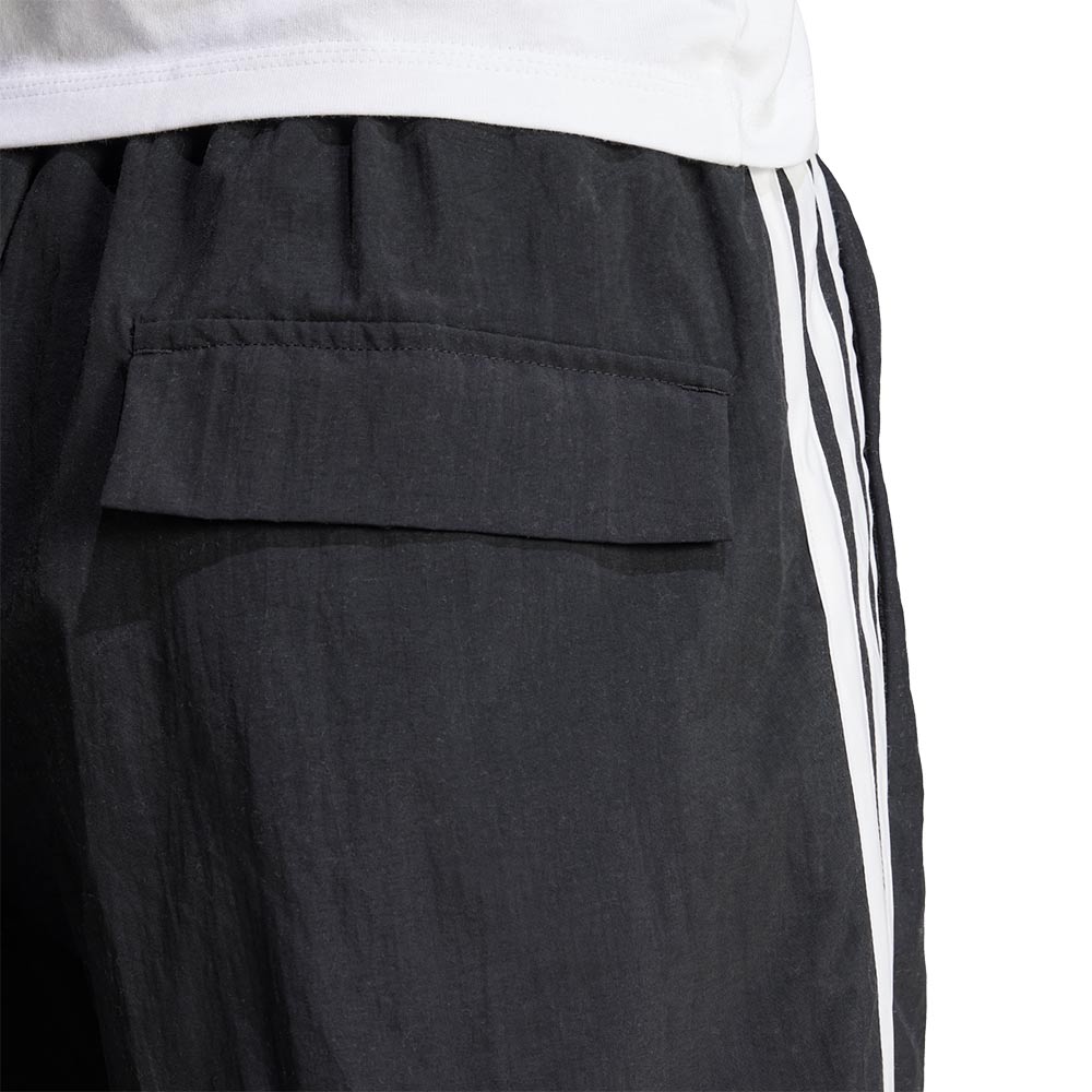 ADIDAS Essentials 3-Stripes Lifestyle Woven กางเกงขาสั้นผู้หญิง