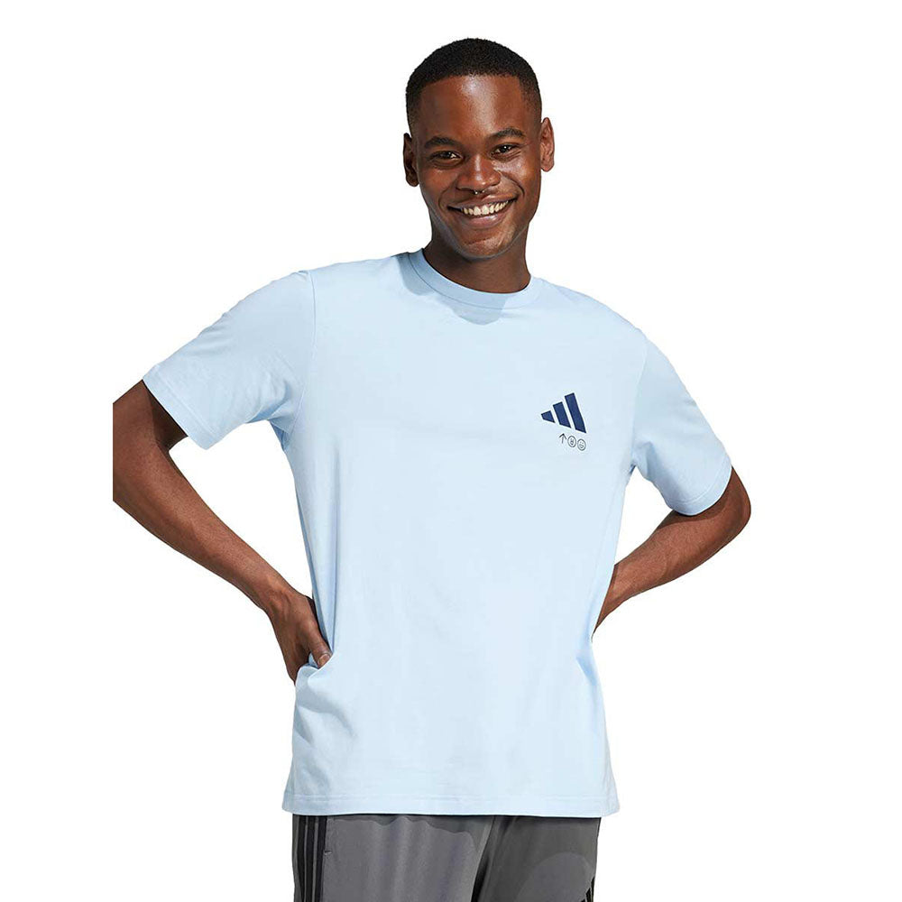 ADIDAS Lounge Verbiage Friends of Sport Graphic เสื้อยืดผู้ชาย