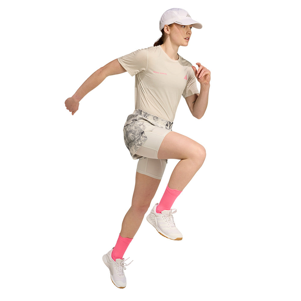 ADIDAS Own The Run Spray Dye 2-In-1 กางเกงวิ่งขาสั้นผู้หญิง