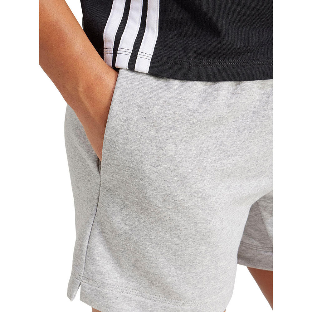 ADIDAS Essentials Linear French Terry กางเกงลำลองขาสั้นผู้หญิง