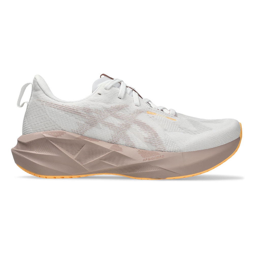 ASICS Novablast 5 Wide รองเท้าวิ่งผู้หญิง