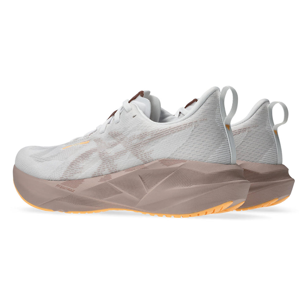 ASICS Novablast 5 Wide รองเท้าวิ่งผู้หญิง