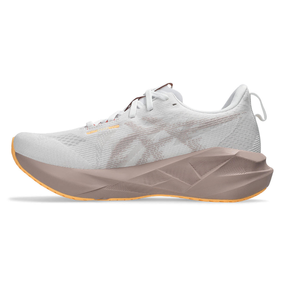 ASICS Novablast 5 Wide รองเท้าวิ่งผู้หญิง