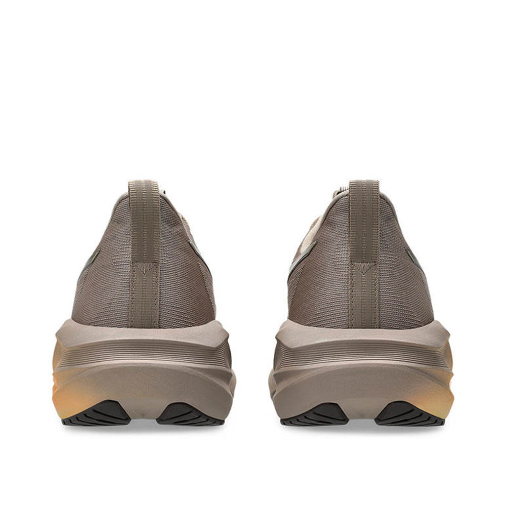 ASICS Novablast 5 Luxe รองเท้าวิ่งผู้ชาย