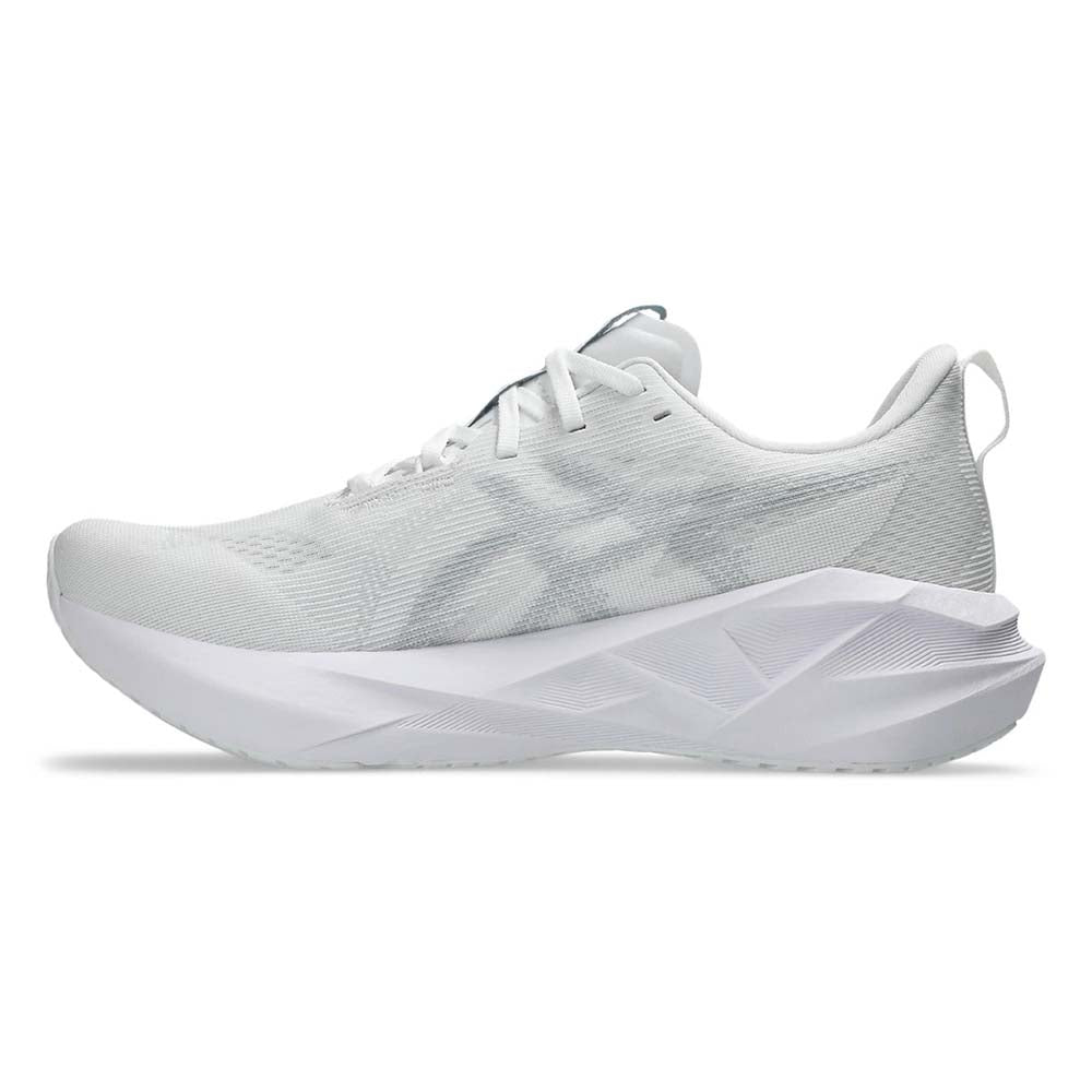 ASICS Novablast 5 รองเท้าวิ่งผู้ชาย