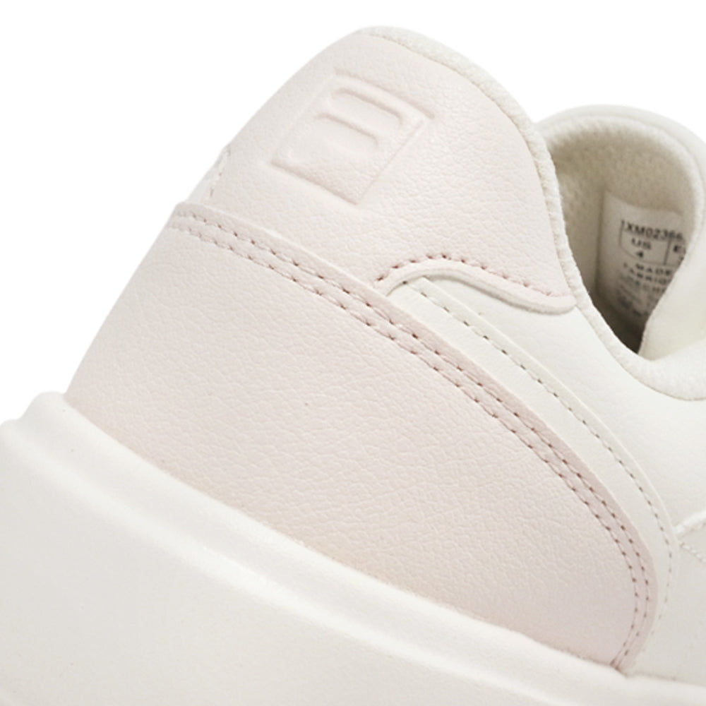 FILA Funky Tennis 98/25 Unisex Lifestyle Shoes - Supersports Thailand Supersports Thailand