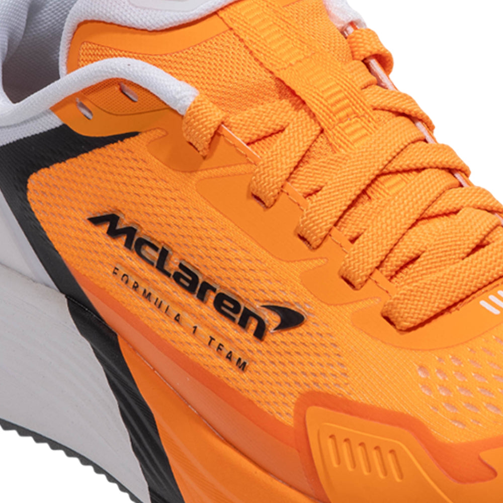 K-SWISS Aero-Active II X McLaren F1 Team รองเท้าออกกำลังกายผู้ชาย