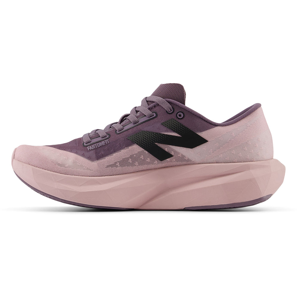 NEW BALANCE FuelCell Rebel v4 รองเท้าวิ่งผู้หญิง