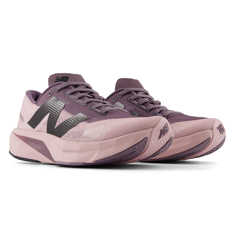 NEW BALANCE FuelCell Rebel v4 รองเท้าวิ่งผู้หญิง