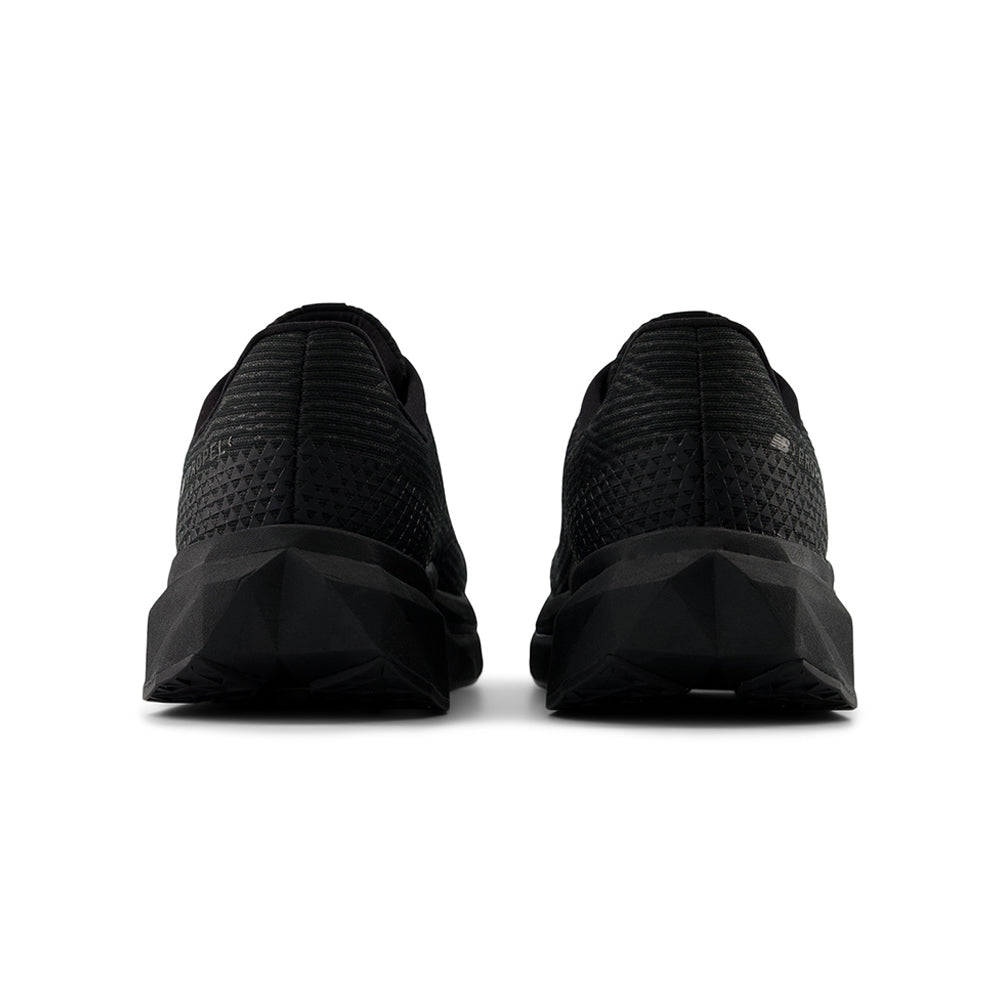 NEW BALANCE FuelCell Propel v5 รองเท้าวิ่งผู้ชาย