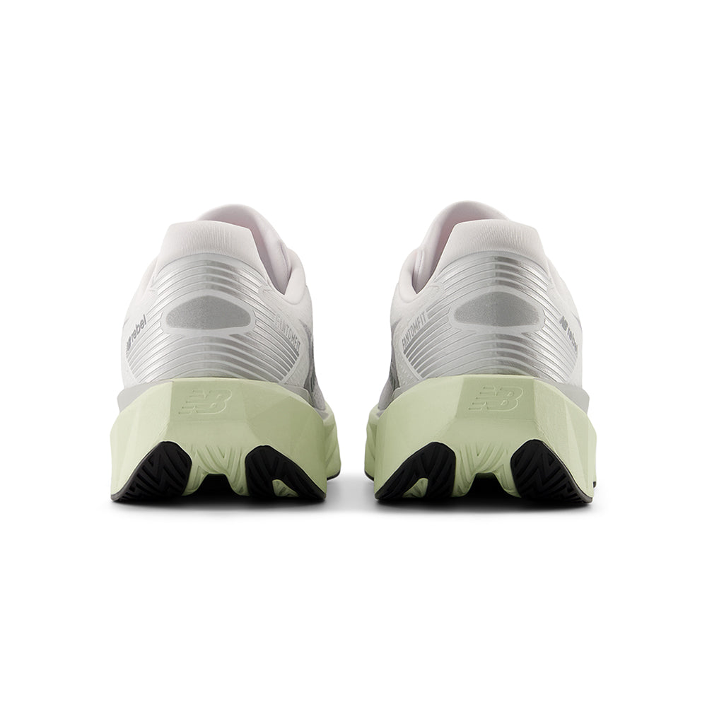 NEW BALANCE FuelCell Rebel v5 รองเท้าวิ่งผู้ชาย