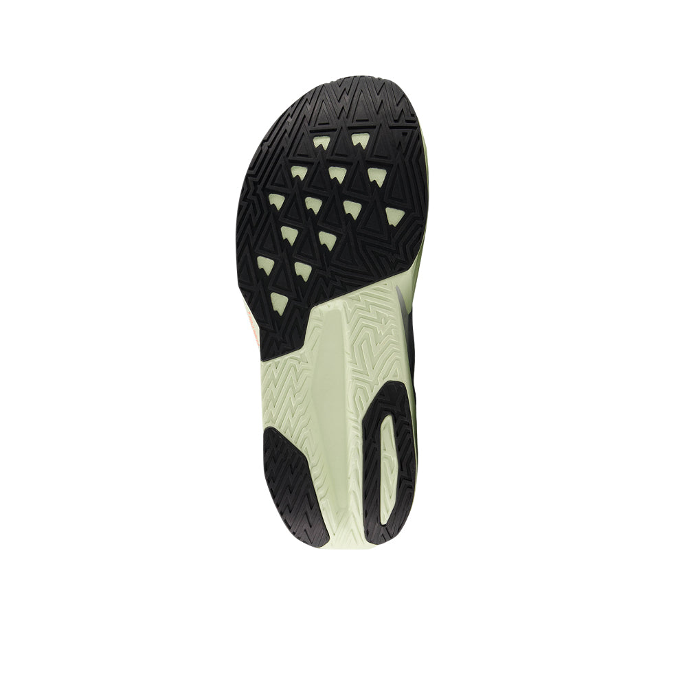 NEW BALANCE FuelCell Rebel v5 รองเท้าวิ่งผู้ชาย