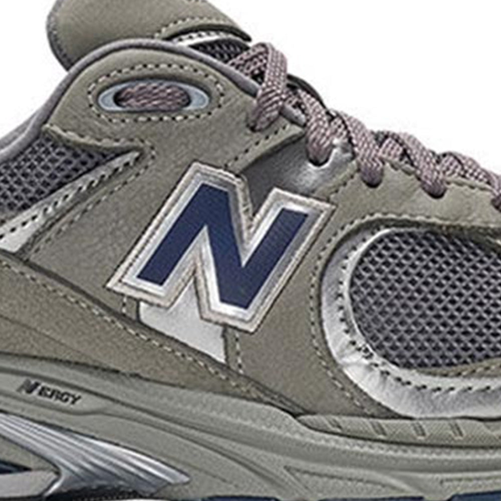 NEW BALANCE 2002R รองเท้าลำลองผู้ชาย