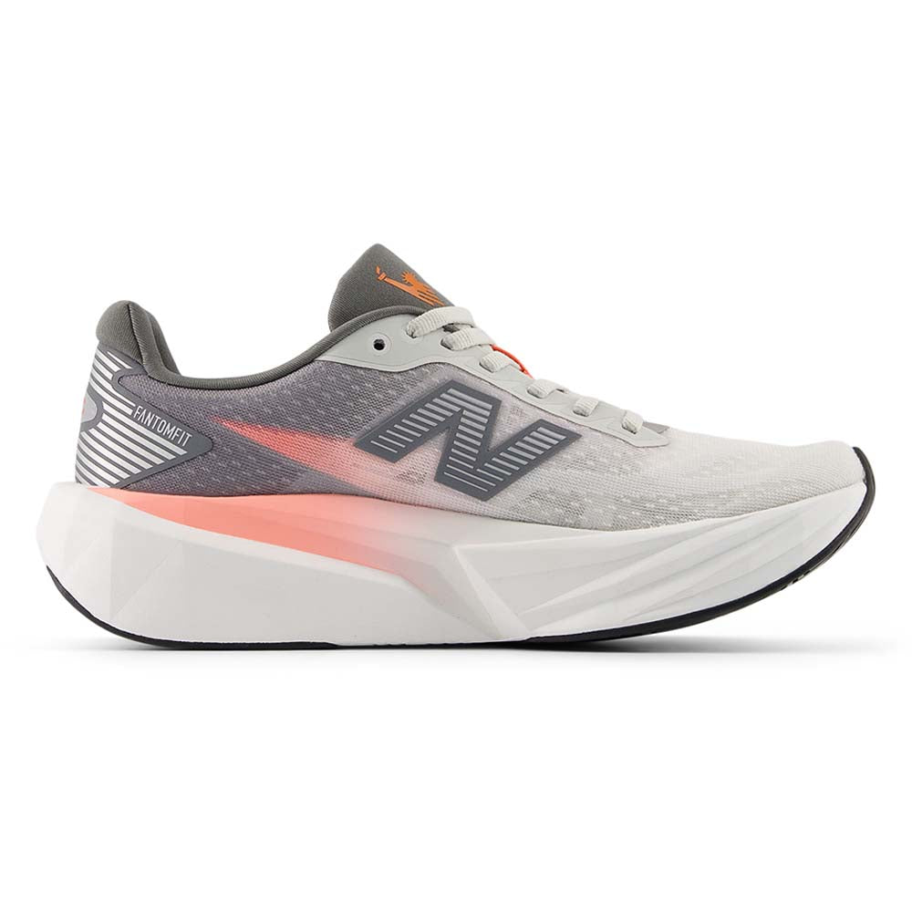 NEW BALANCE FuelCell Rebel v5 รองเท้าวิ่งผู้หญิง