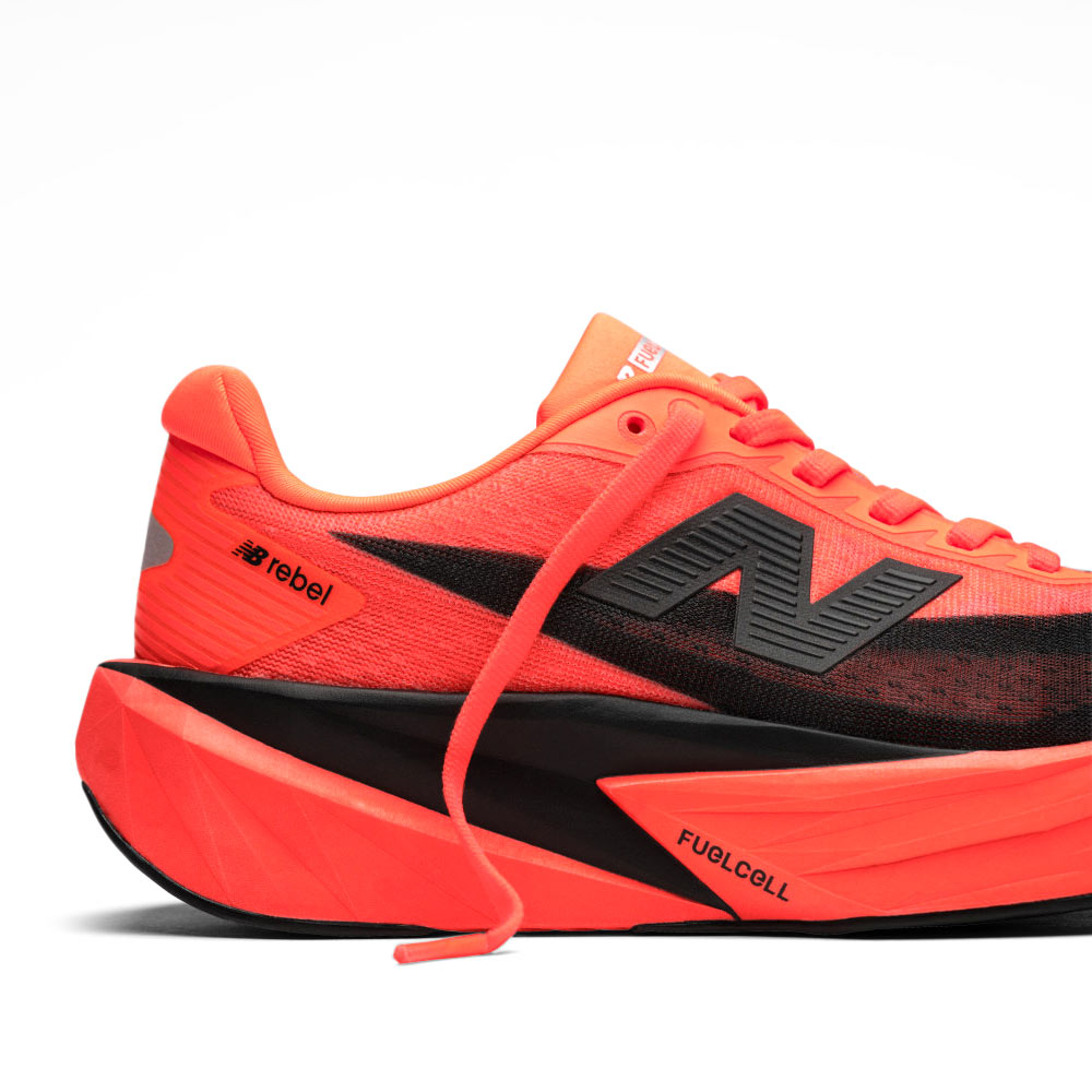 NEW BALANCE FuelCell Rebel v5 รองเท้าวิ่งผู้หญิง