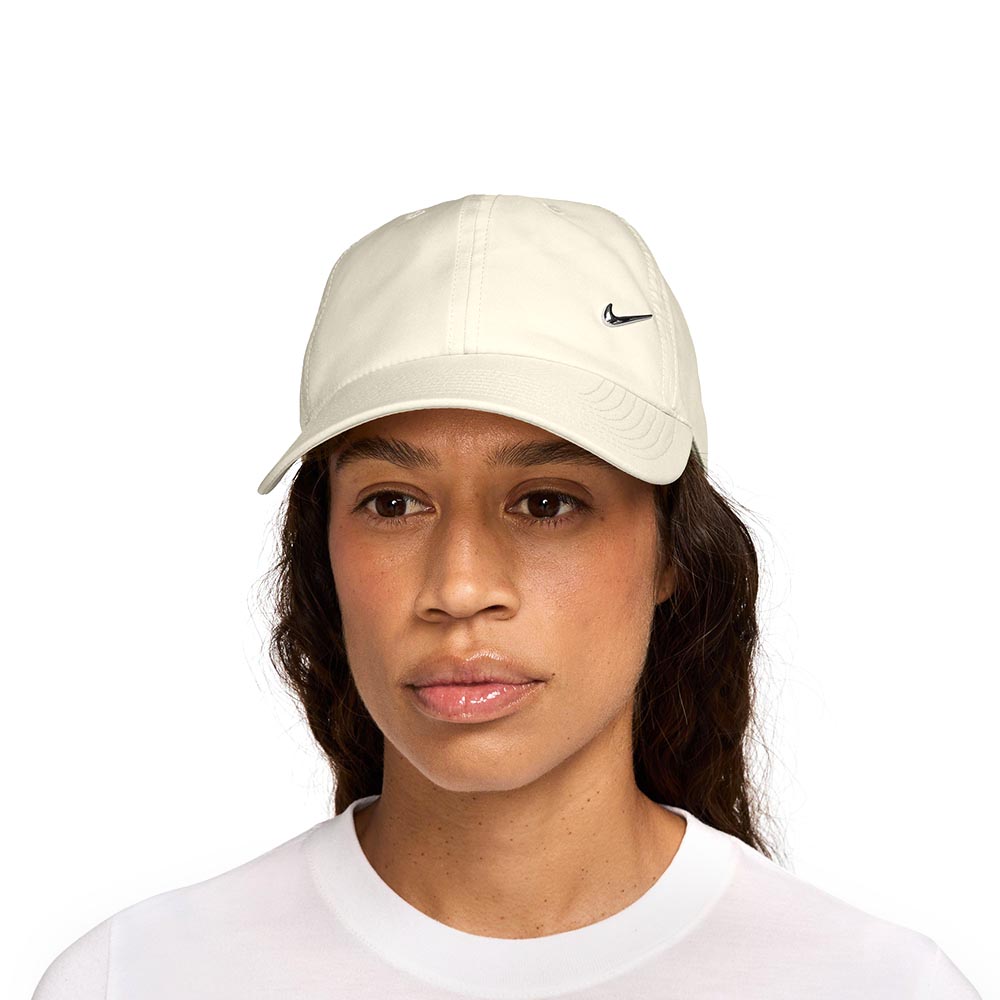 NIKE Dri-FIT Club Unstructured Metal Swoosh หมวกแก๊ปผู้ใหญ่