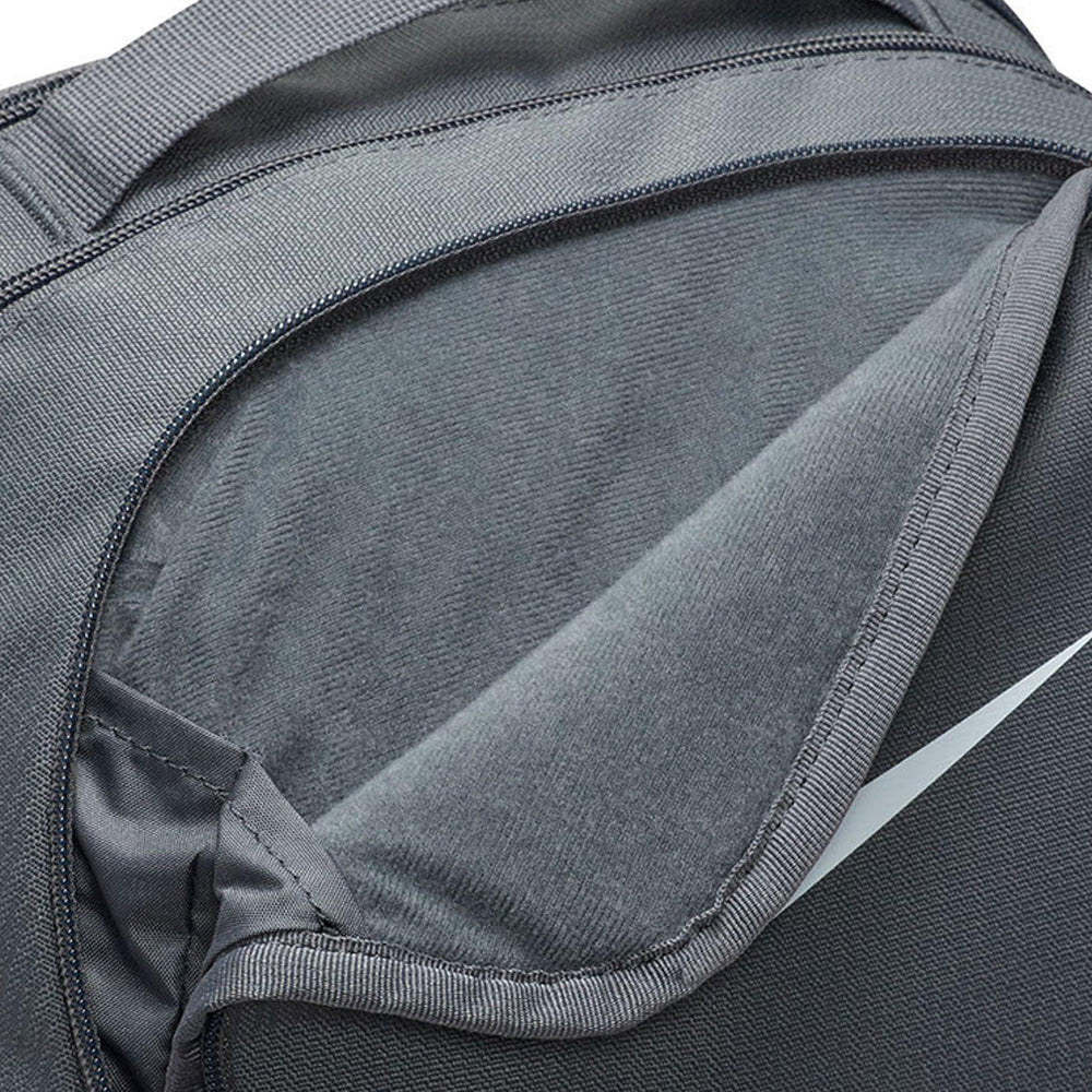 NIKE Brasilia 9.5 กระเป๋าเป้ผู้ใหญ่