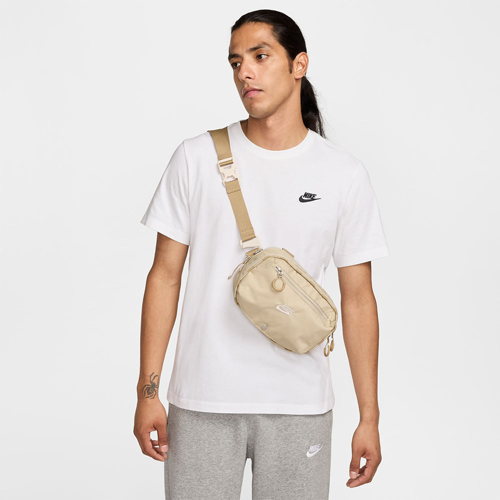 NIKE Hayward Patrol กระเป๋าสะพายข้างผู้ใหญ่