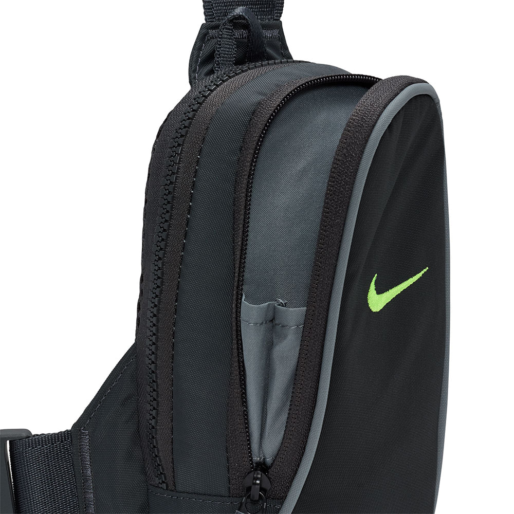 NIKE Sportswear Essentials กระเป๋าสะพายข้างผู้ใหญ่