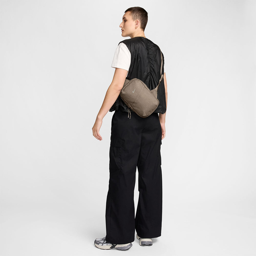 NIKE Aura Unisex Crossbody Bag - Supersports Thailand Supersports Thailand