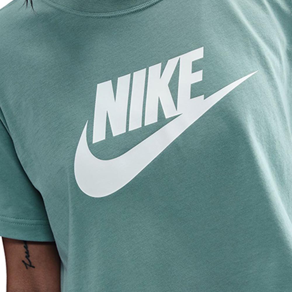 NIKE Sportswear Essential Cropped เสื้อยืดผู้หญิง