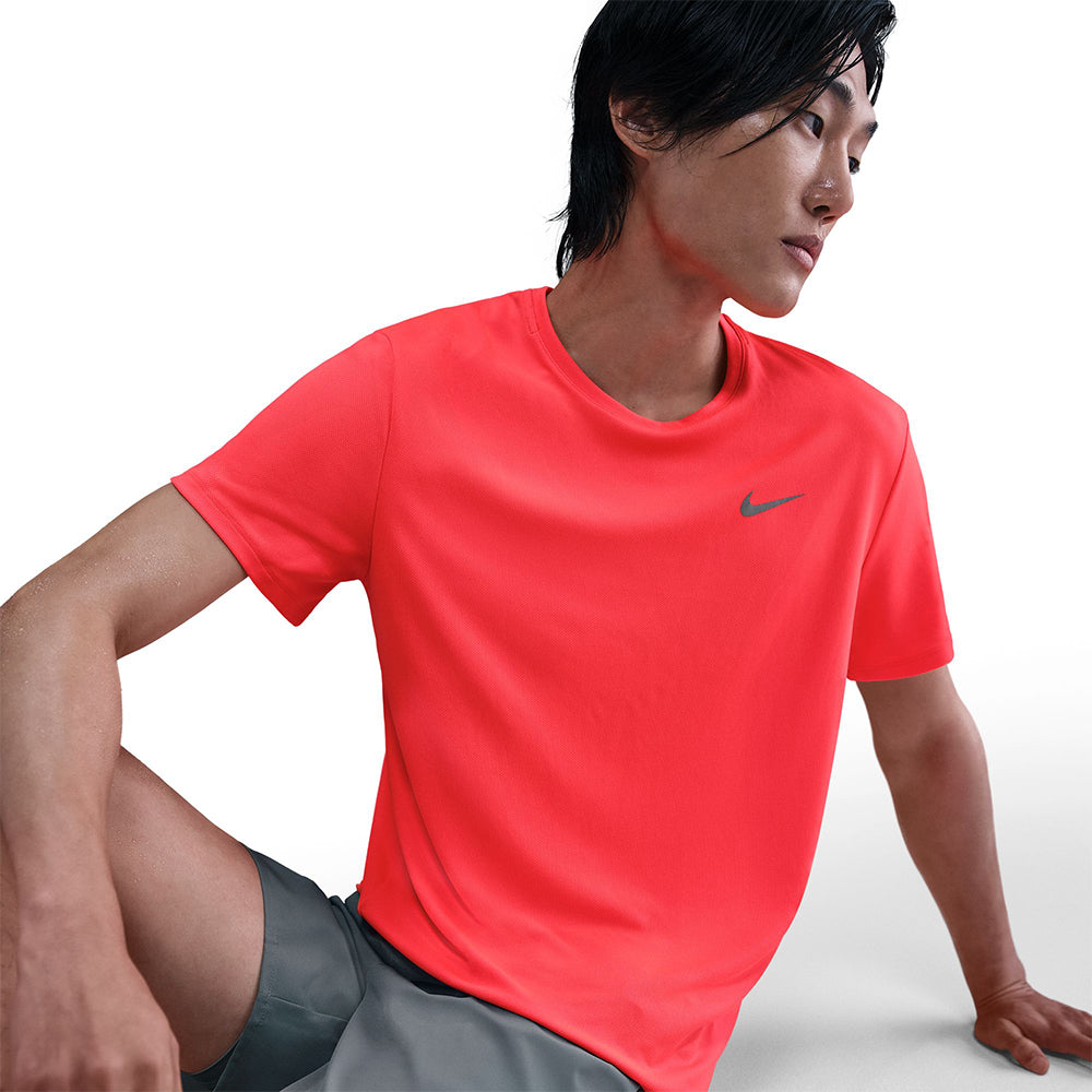 NIKE Dri-FIT UV Miler เสื้อวิ่งผู้ชาย