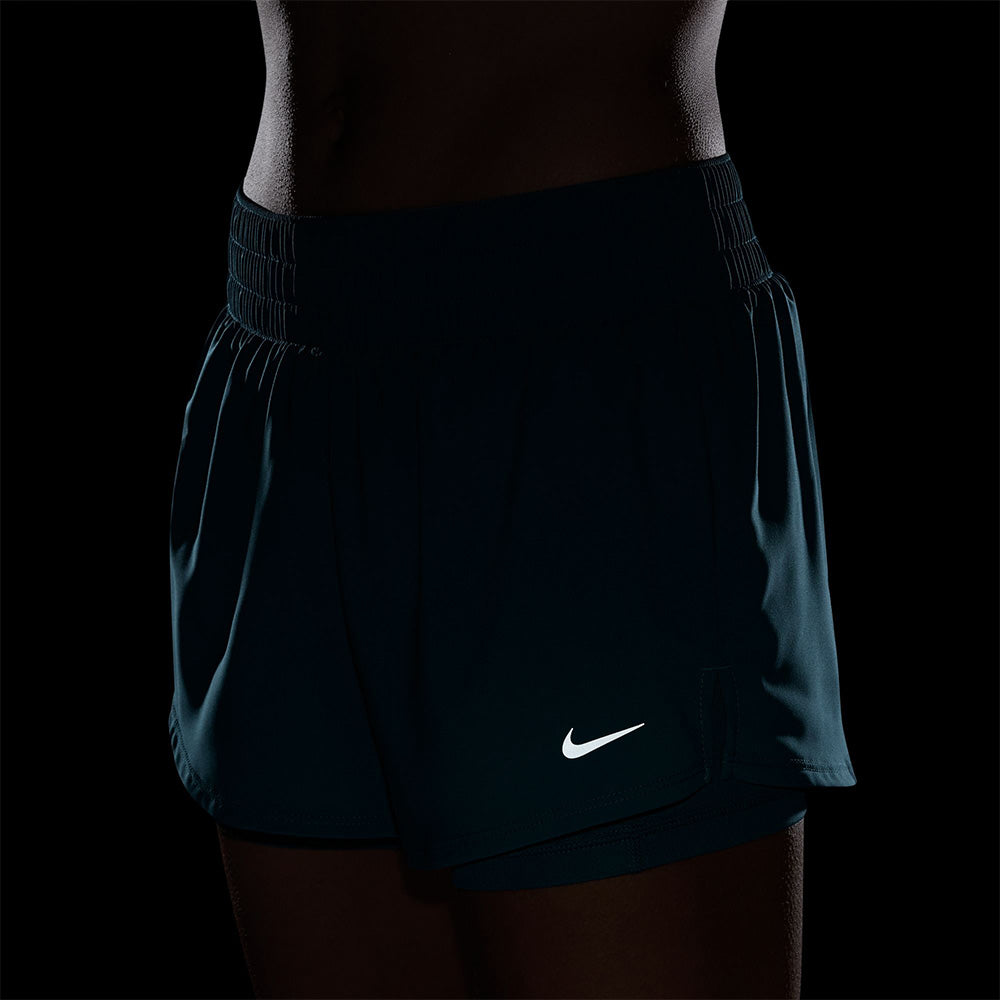 NIKE Dri-FIT One Mid-rise 3" 2-in-1 กางเกงออกกำลังกายขาสั้นผู้หญิง