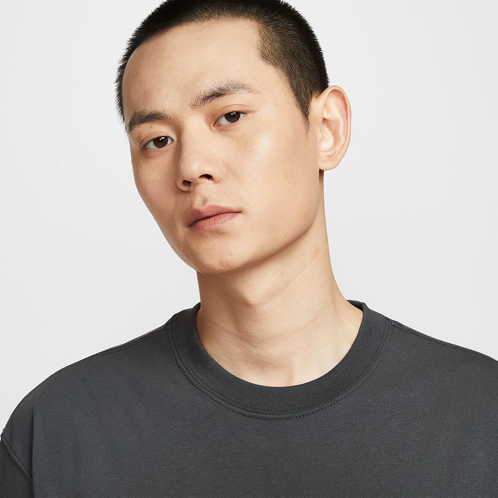 NIKE Sportswear เสื้อยืดผู้ชาย
