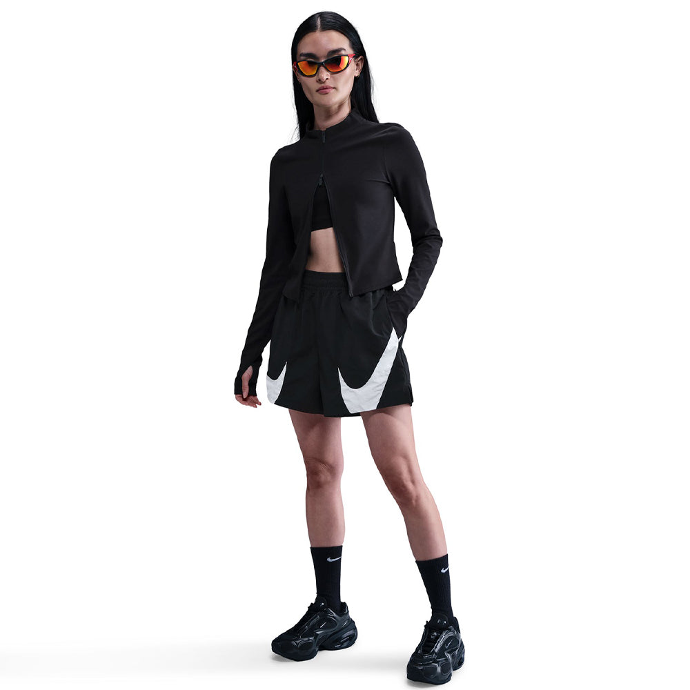 NIKE Sportswear Mid-Rise กางเกงลำลองขาสั้นผู้หญิง