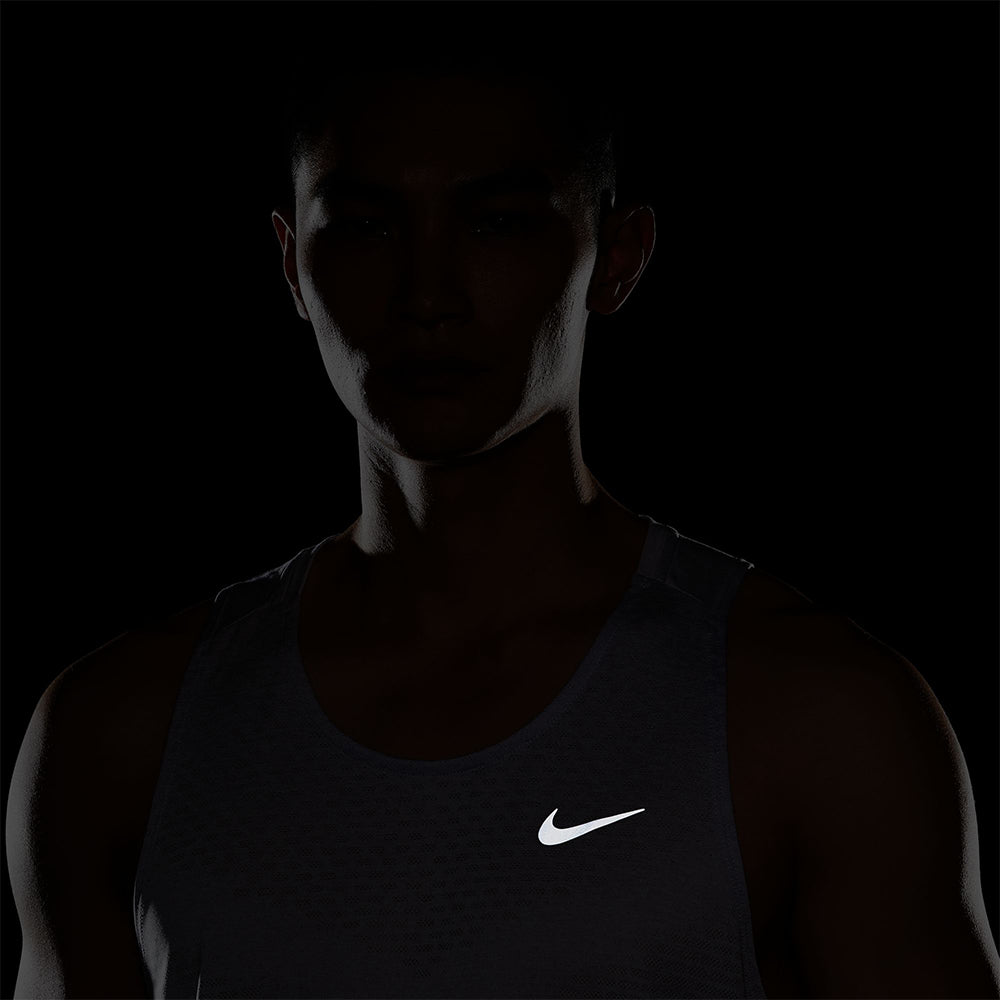NIKE Stride เสื้อกล้ามวิ่งผู้ชาย