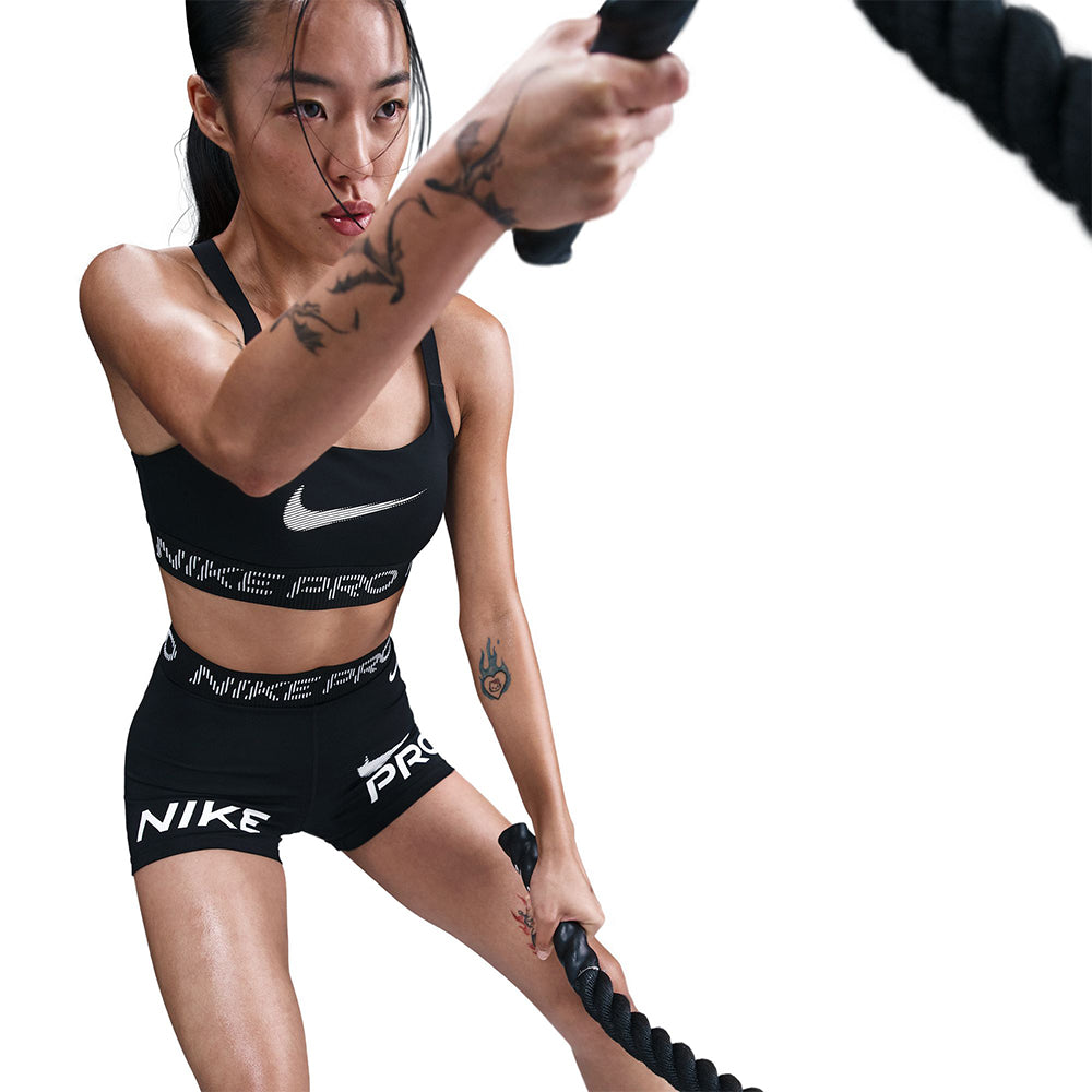 NIKE Pro Light-Support สปอร์ตบราผู้หญิง