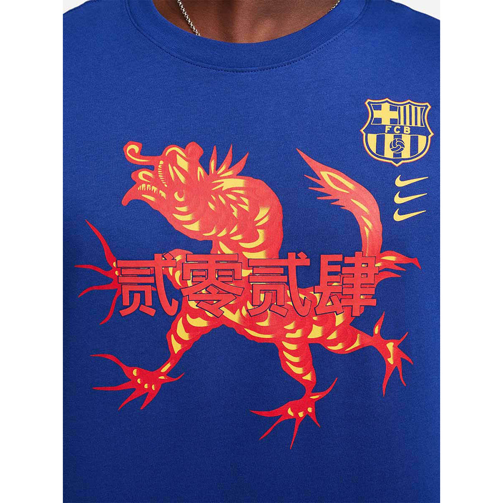 NIKE FC Barcelona Essential เสื้อฟุตบอลผู้ชาย