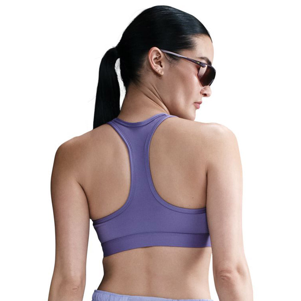 NIKE Swoosh Medium Support สปอร์ตบราผู้หญิง