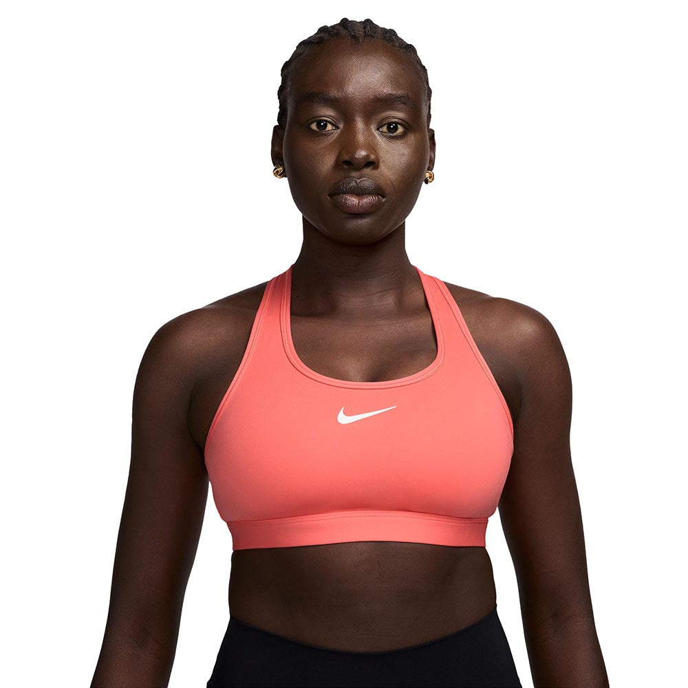 NIKE Swoosh Medium Support สปอร์ตบราผู้หญิง