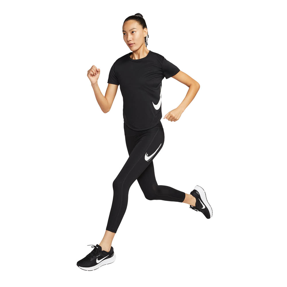 Nike Tempo Swoosh Run เสื้อวิ่งผู้หญิง