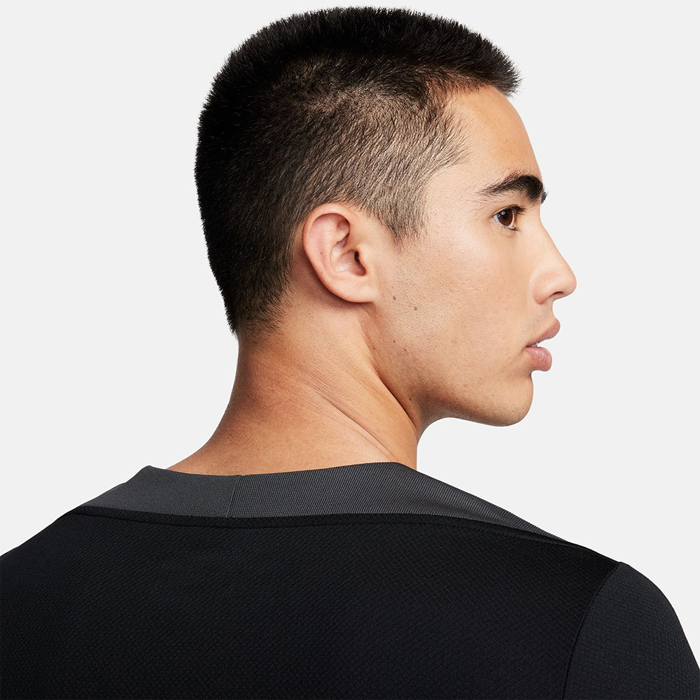 NIKE Strike เสื้อฟุตบอลผู้ชาย