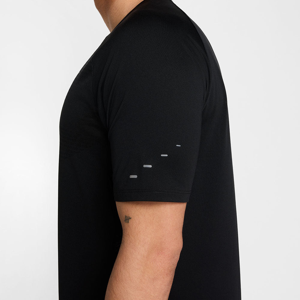 NIKE Stride เสื้อวิ่งผู้ชาย