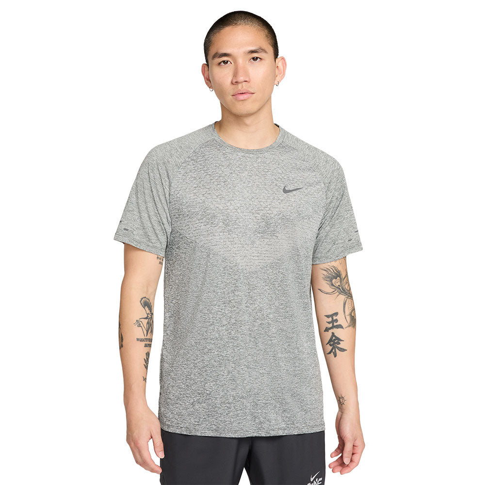 NIKE Stride Men's Running T-Shirt