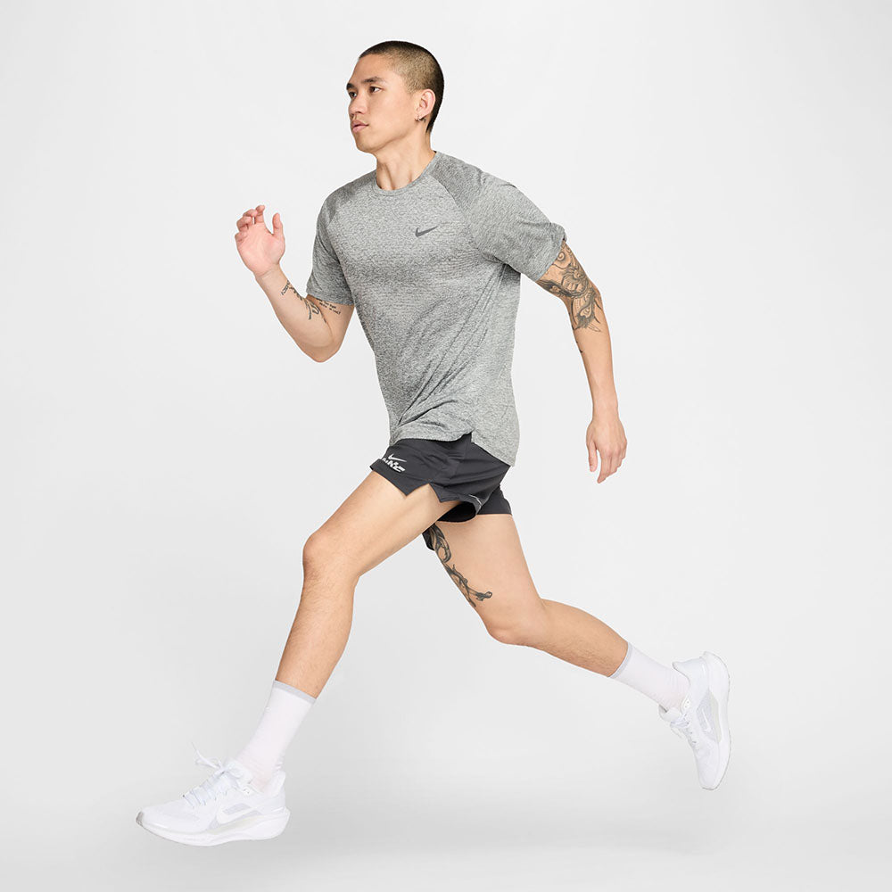 NIKE Stride Men's Running T-Shirt
