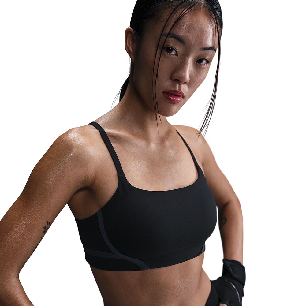 NIKE One Convertible Light-Support สปอร์ตบราผู้หญิง