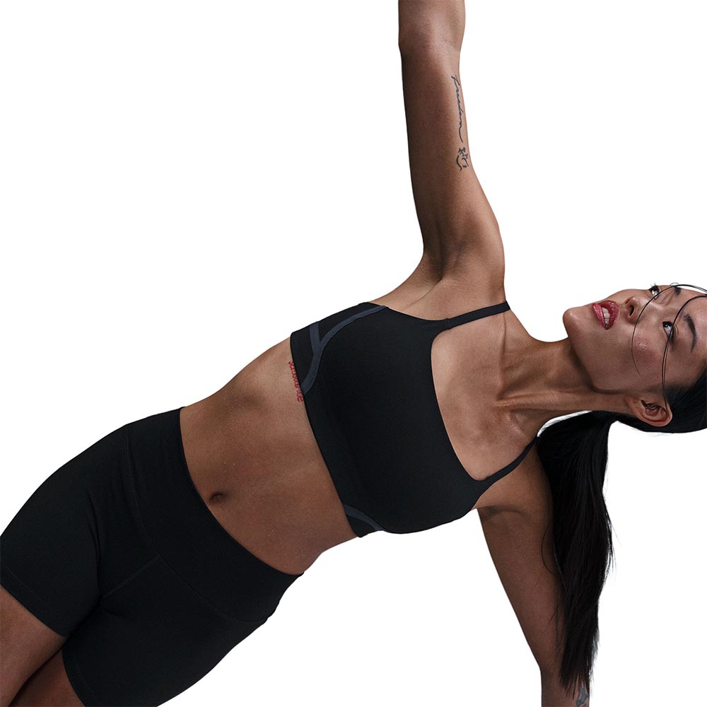 NIKE One Convertible Light-Support สปอร์ตบราผู้หญิง