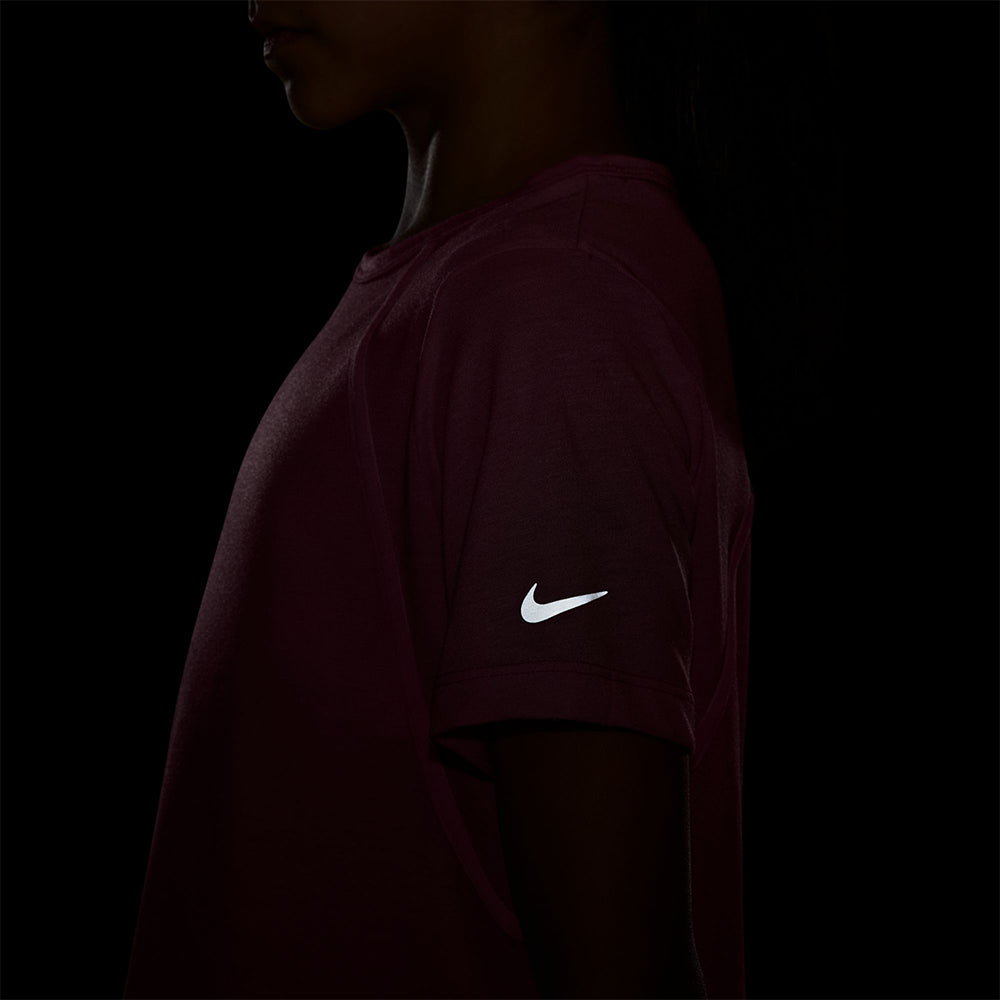 NIKE Dri-FIT Tempo Girls Running T-Shirt Supersports Thailand