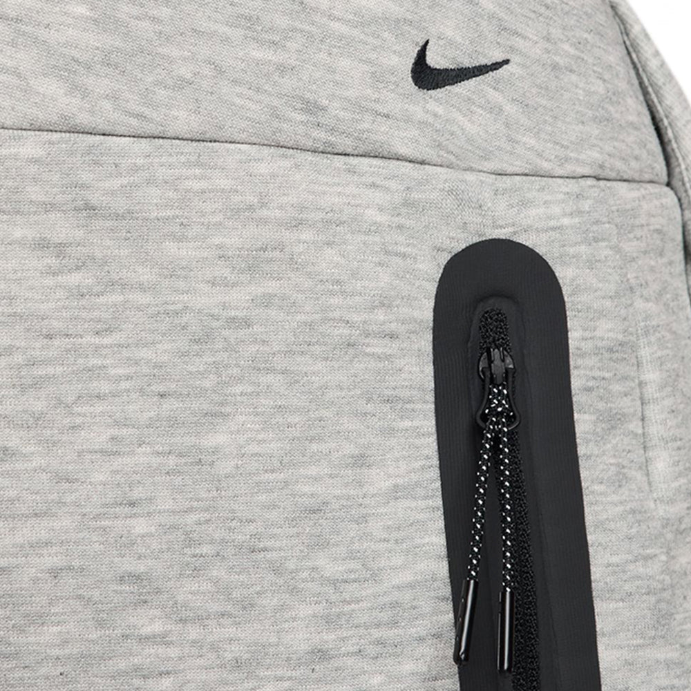 NIKE Tech กางเกงลำลองขาสั้นผู้ชาย