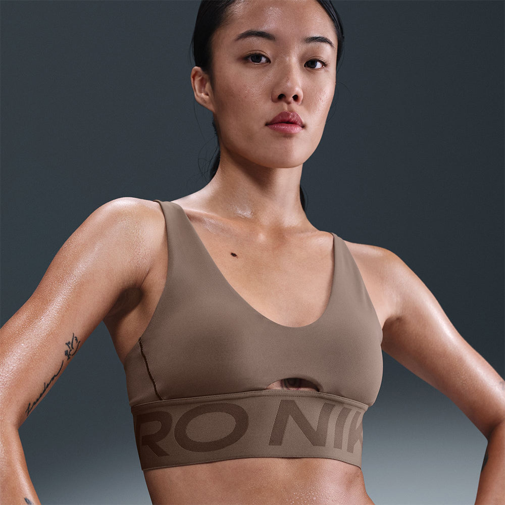 NIKE Pro Indy Plunge สปอร์ตบราผู้หญิง