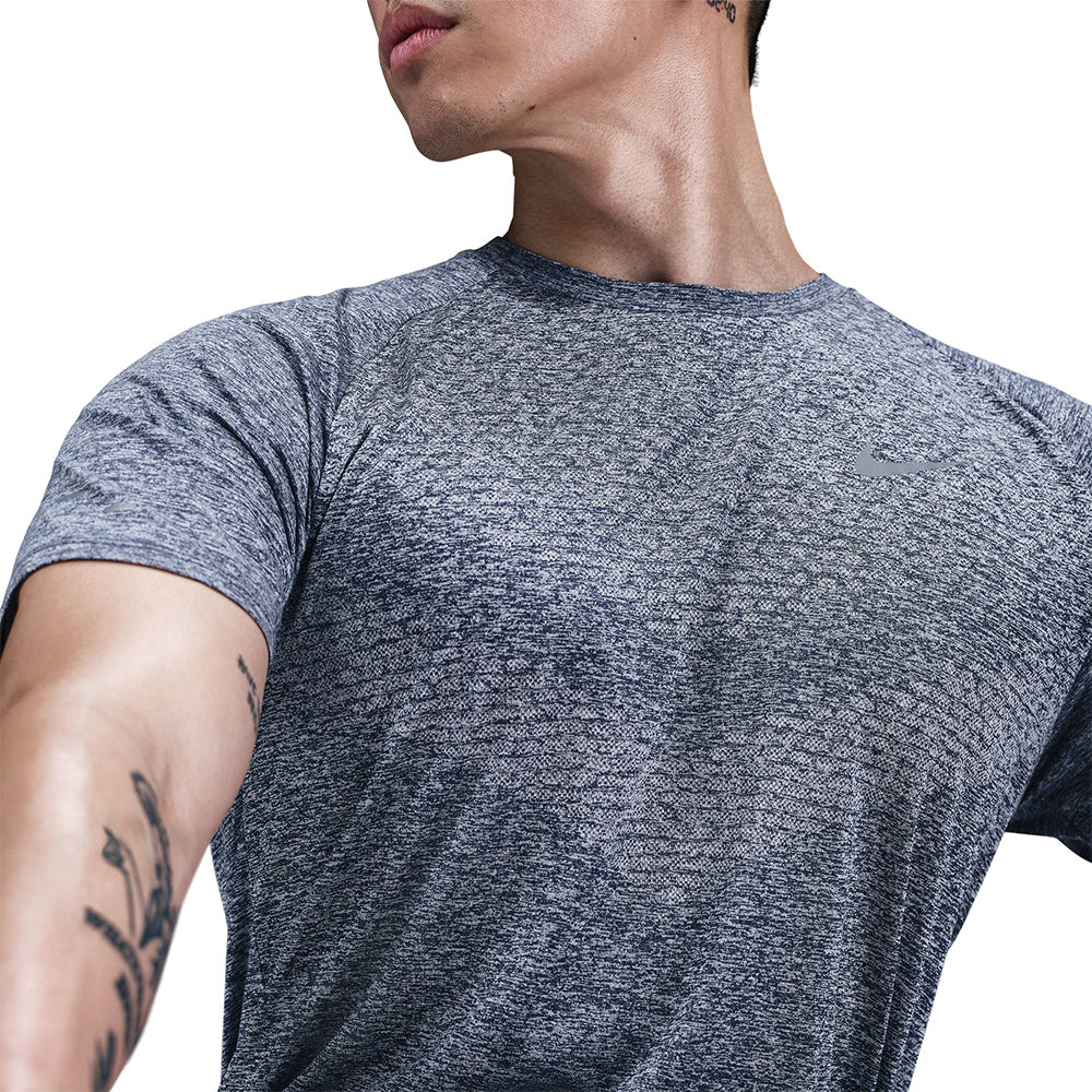 NIKE Stride Men's Running T-Shirt