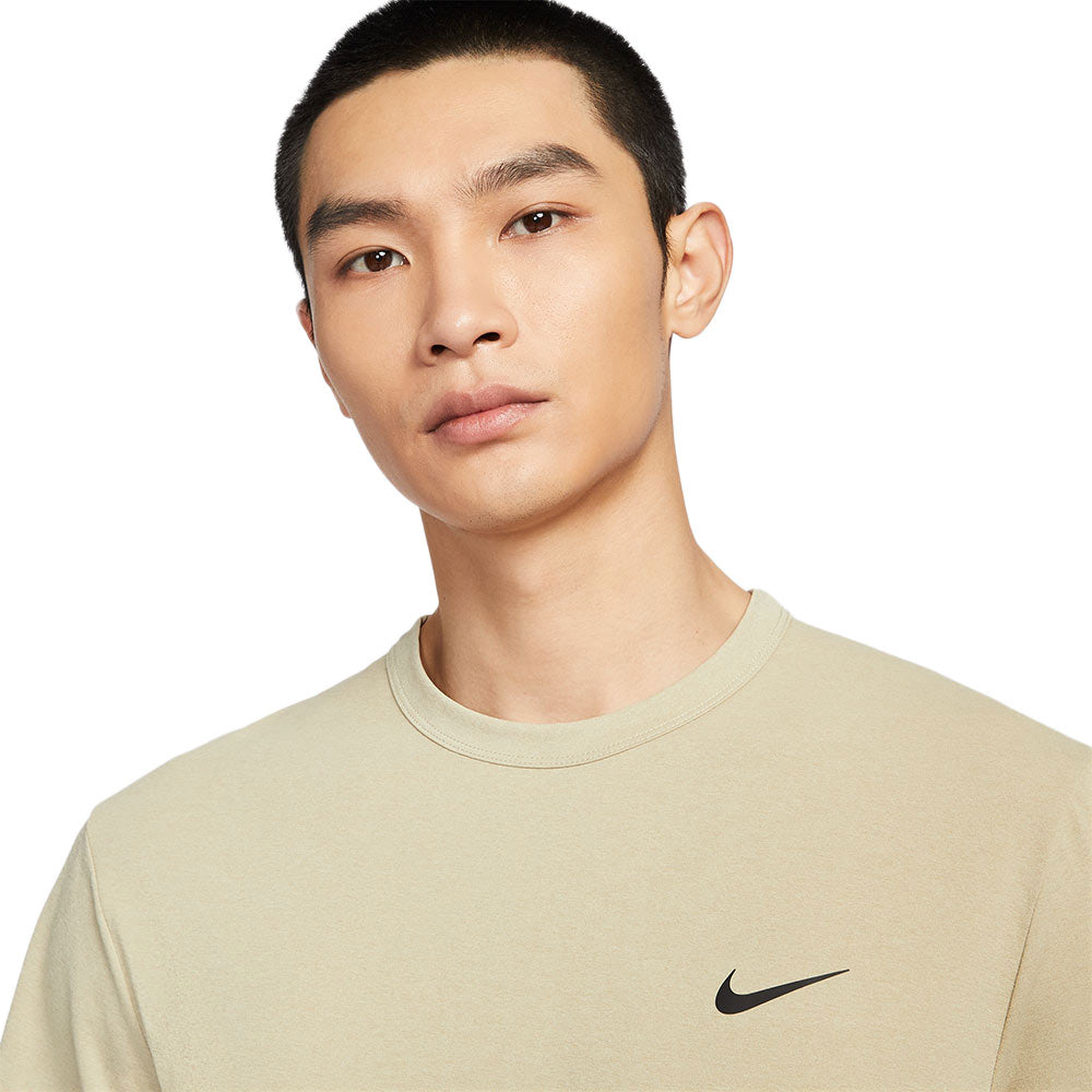 NIKE Dri-FIT UV Hyverse เสื้อออกกำลังกายผู้ชาย