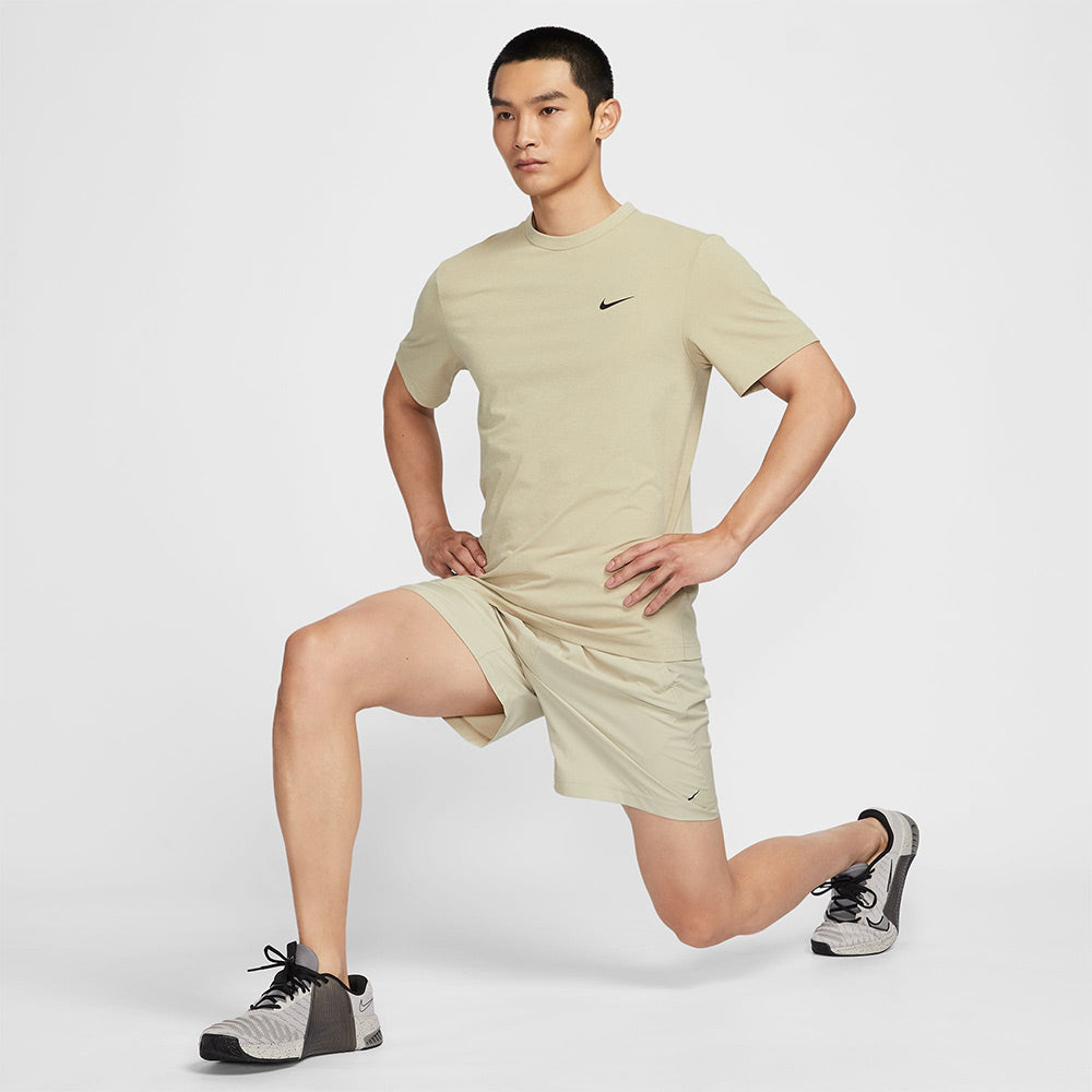 NIKE Dri-FIT UV Hyverse เสื้อออกกำลังกายผู้ชาย